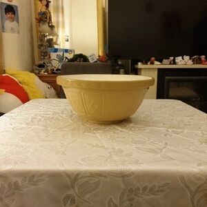 Elegant Cream Mixing Bowl